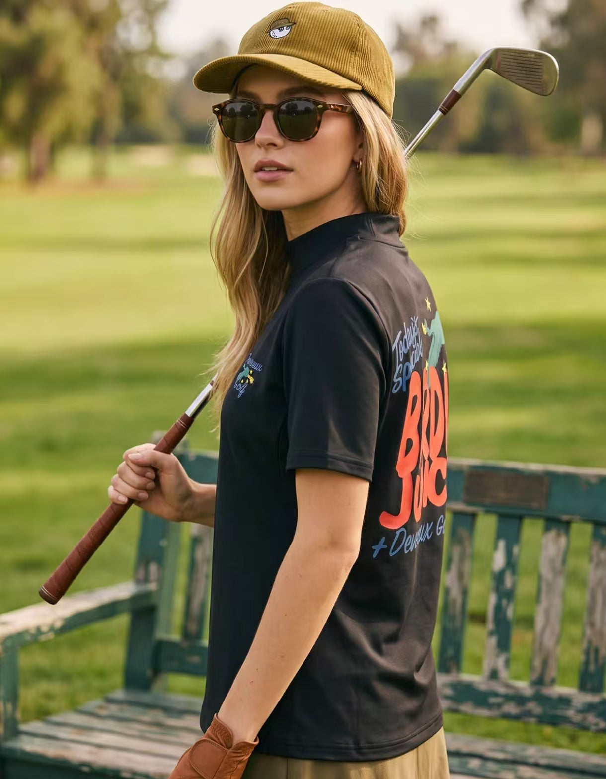 Devereux レディース モックネック ゴルフTシャツ ブラック モデル背面着用