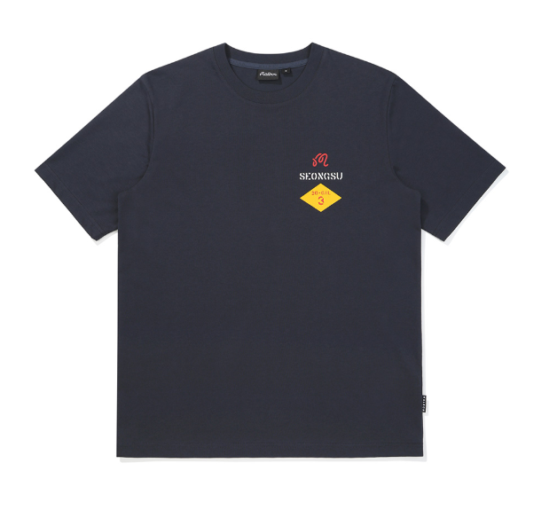 Malbon シグネチャー グラフィックTシャツ ネイビー 前面