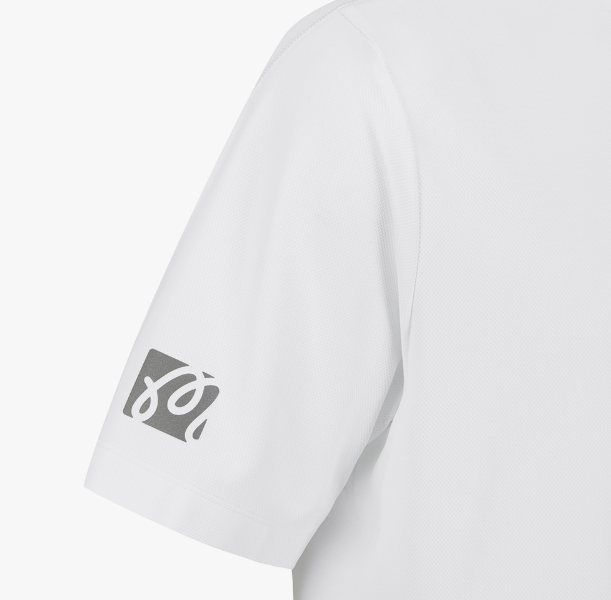 Malbon クーリング パフォーマンスTシャツ ホワイト 袖ディテール