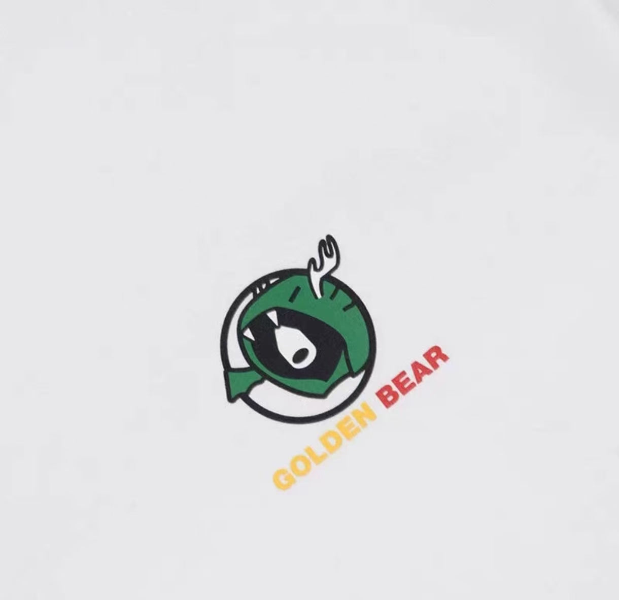Golden Bear 100%コットン グラフィック ゴルフTシャツ ホワイト 胸のディテール
